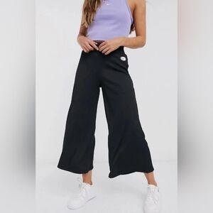 Nike Sportswear Womens Wide Leg Ribbed Crop Pants Size Medium